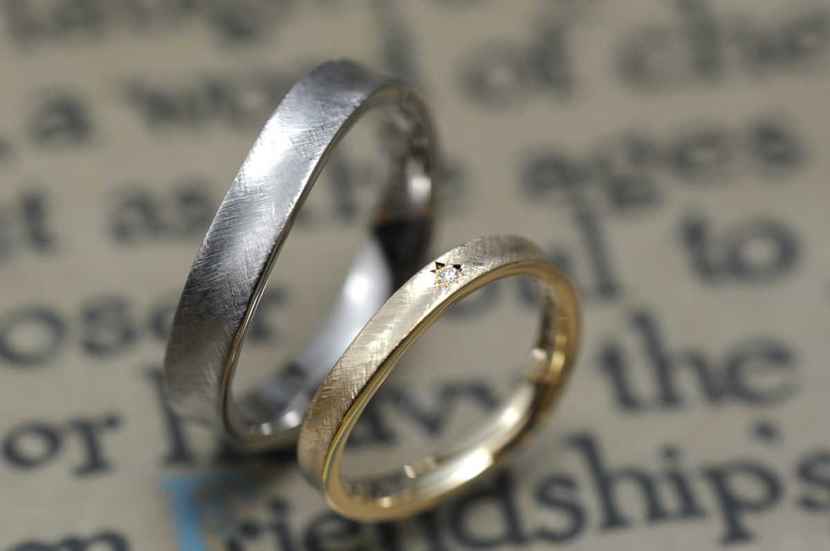 テクスチャを施した結婚指輪